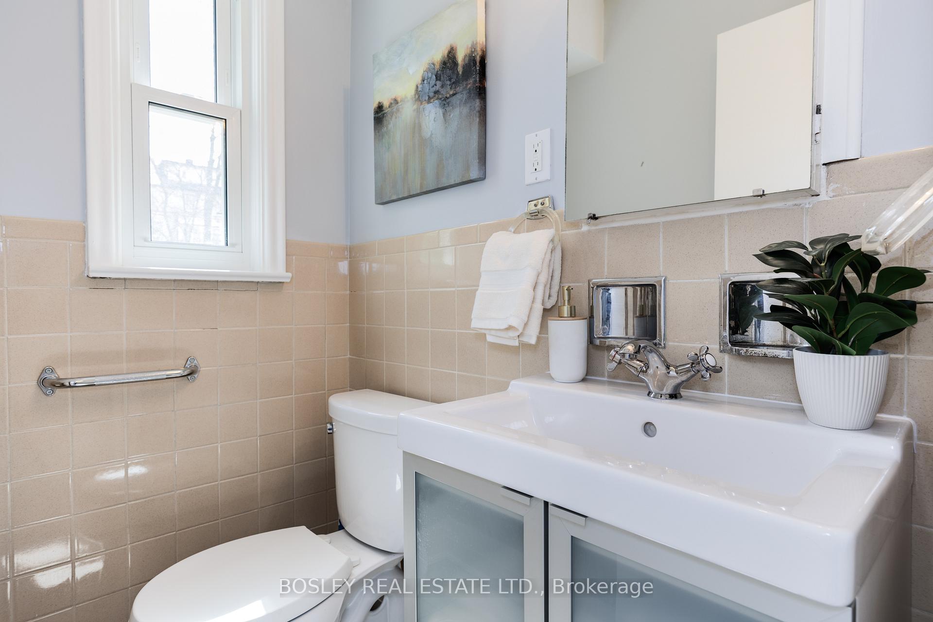 Photo 13 of 265 Chaplin Crescent, Toronto, Forest Hill South — HOMEH