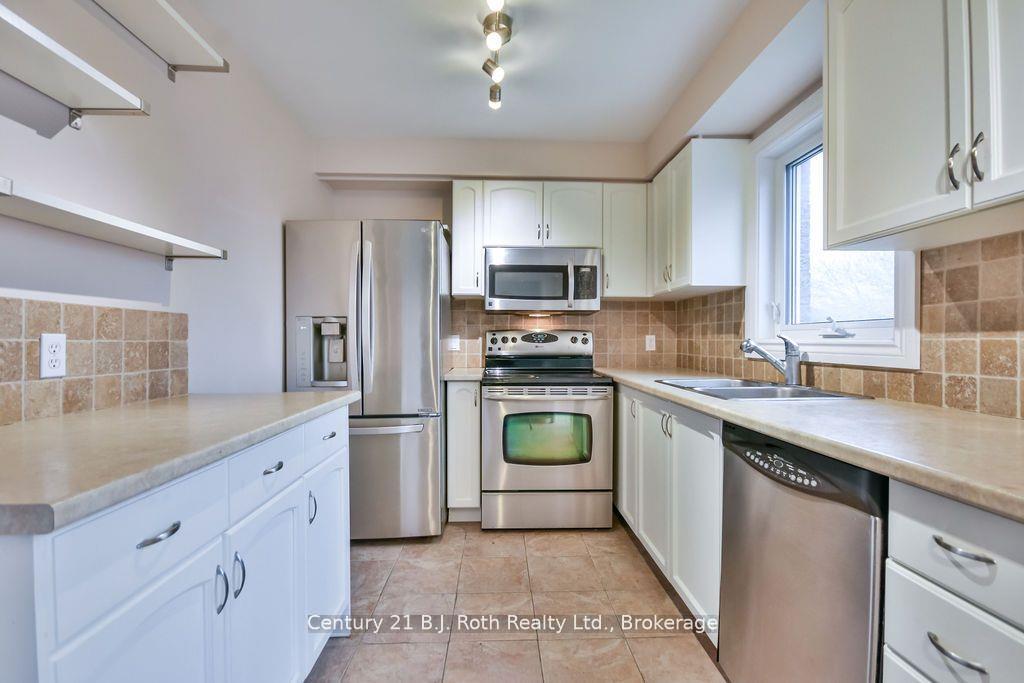 Photo 15 of 342 Cundles Road W, Barrie, 400 West — HOMEH