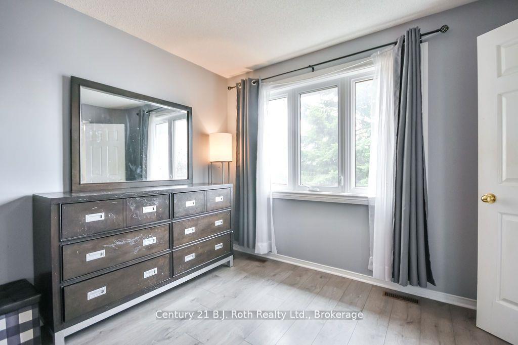 Photo 33 of 342 Cundles Road W, Barrie, 400 West — HOMEH