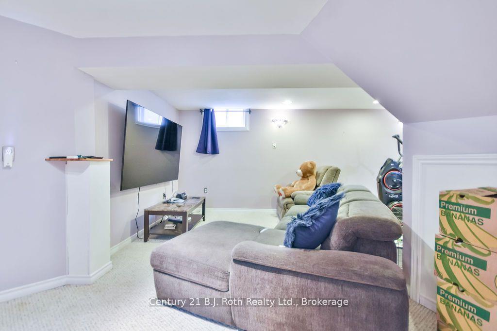 Photo 31 of 342 Cundles Road W, Barrie, 400 West — HOMEH