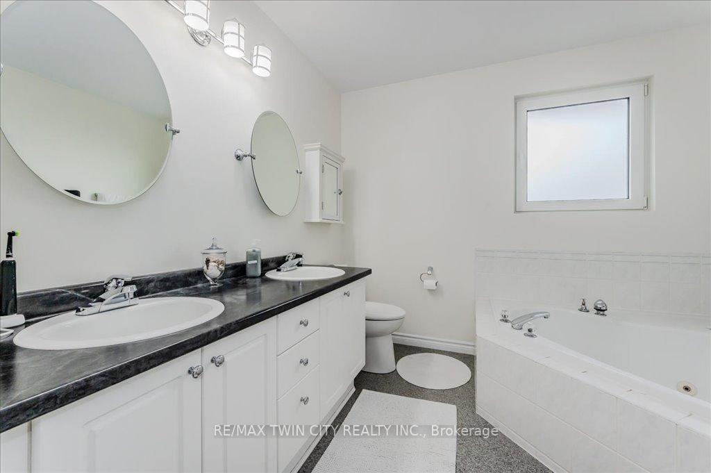 Photo 16 of 583 Thorndale Drive, Waterloo — HOMEH
