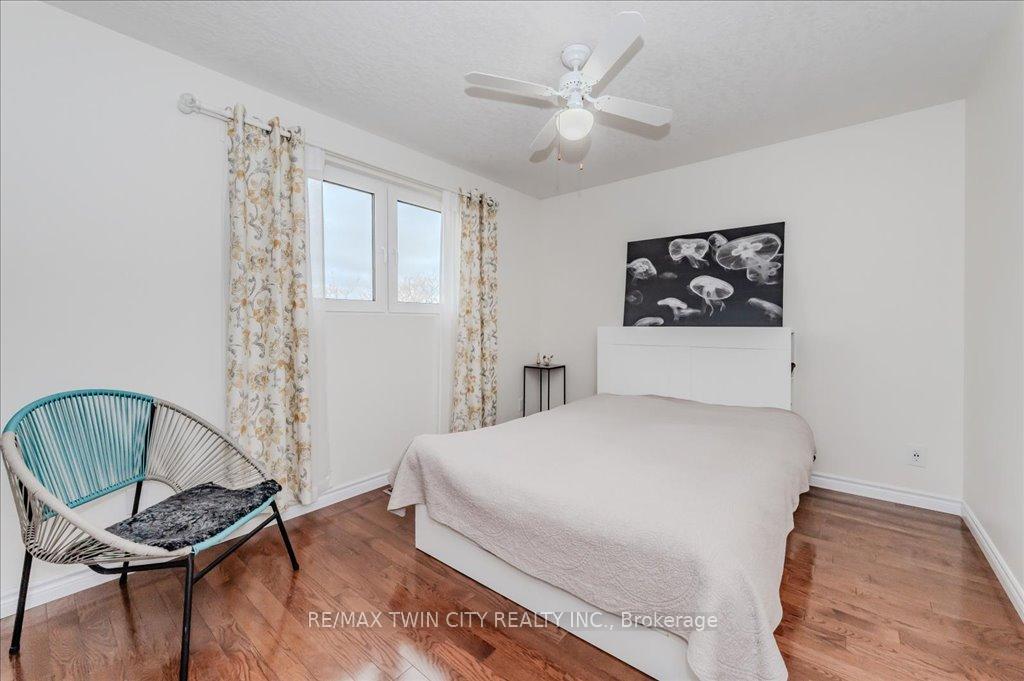 Photo 17 of 583 Thorndale Drive, Waterloo — HOMEH