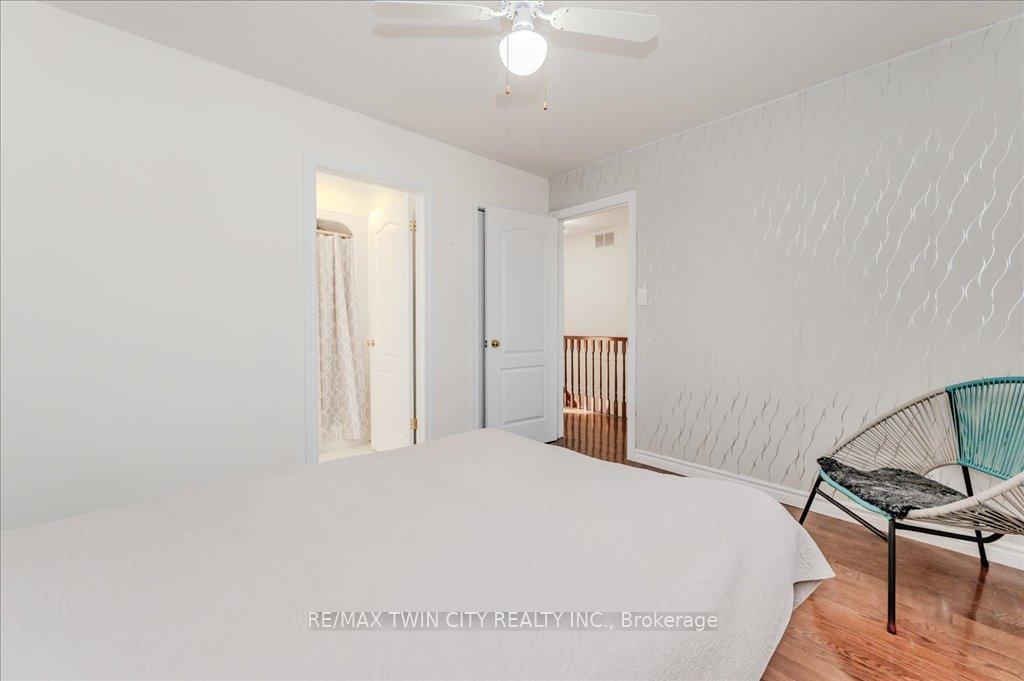 Photo 18 of 583 Thorndale Drive, Waterloo — HOMEH