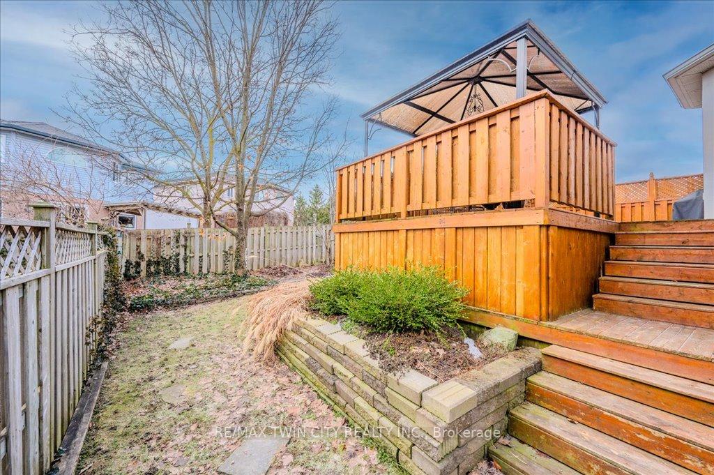 Photo 28 of 583 Thorndale Drive, Waterloo — HOMEH