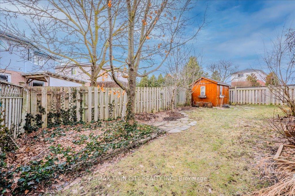 Photo 29 of 583 Thorndale Drive, Waterloo — HOMEH