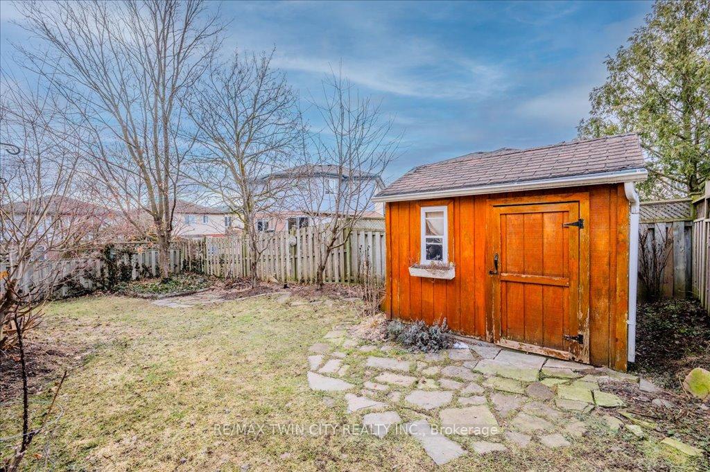 Photo 33 of 583 Thorndale Drive, Waterloo — HOMEH