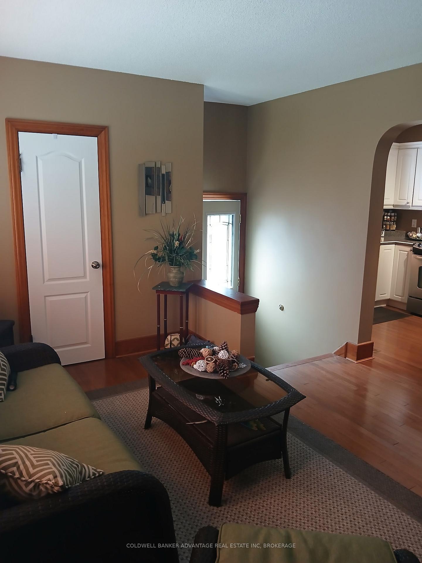 Photo 5 of 93 Garner Avenue E, Welland, Welland Downtown — HOMEH