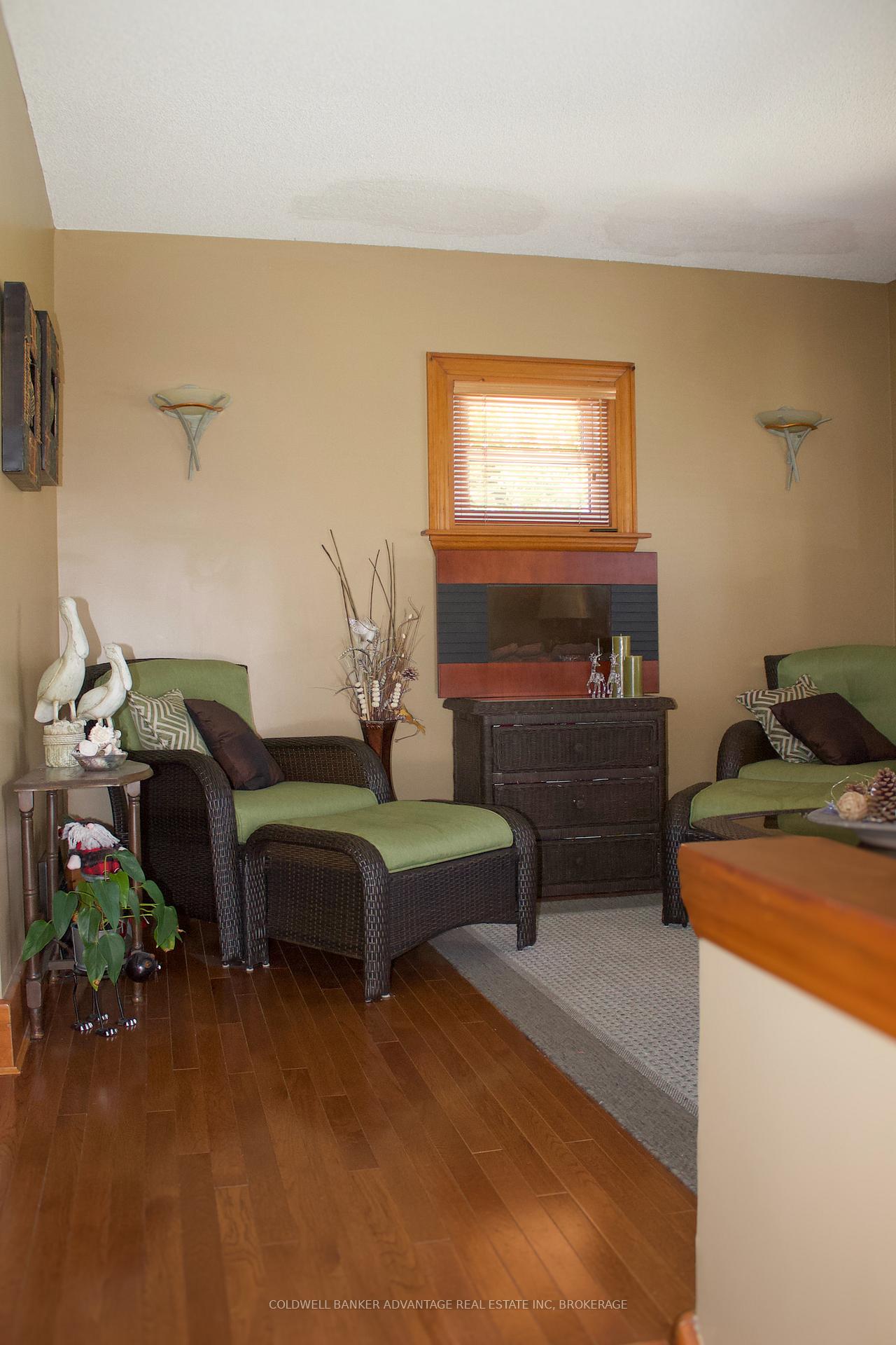 Photo 8 of 93 Garner Avenue E, Welland, Welland Downtown — HOMEH
