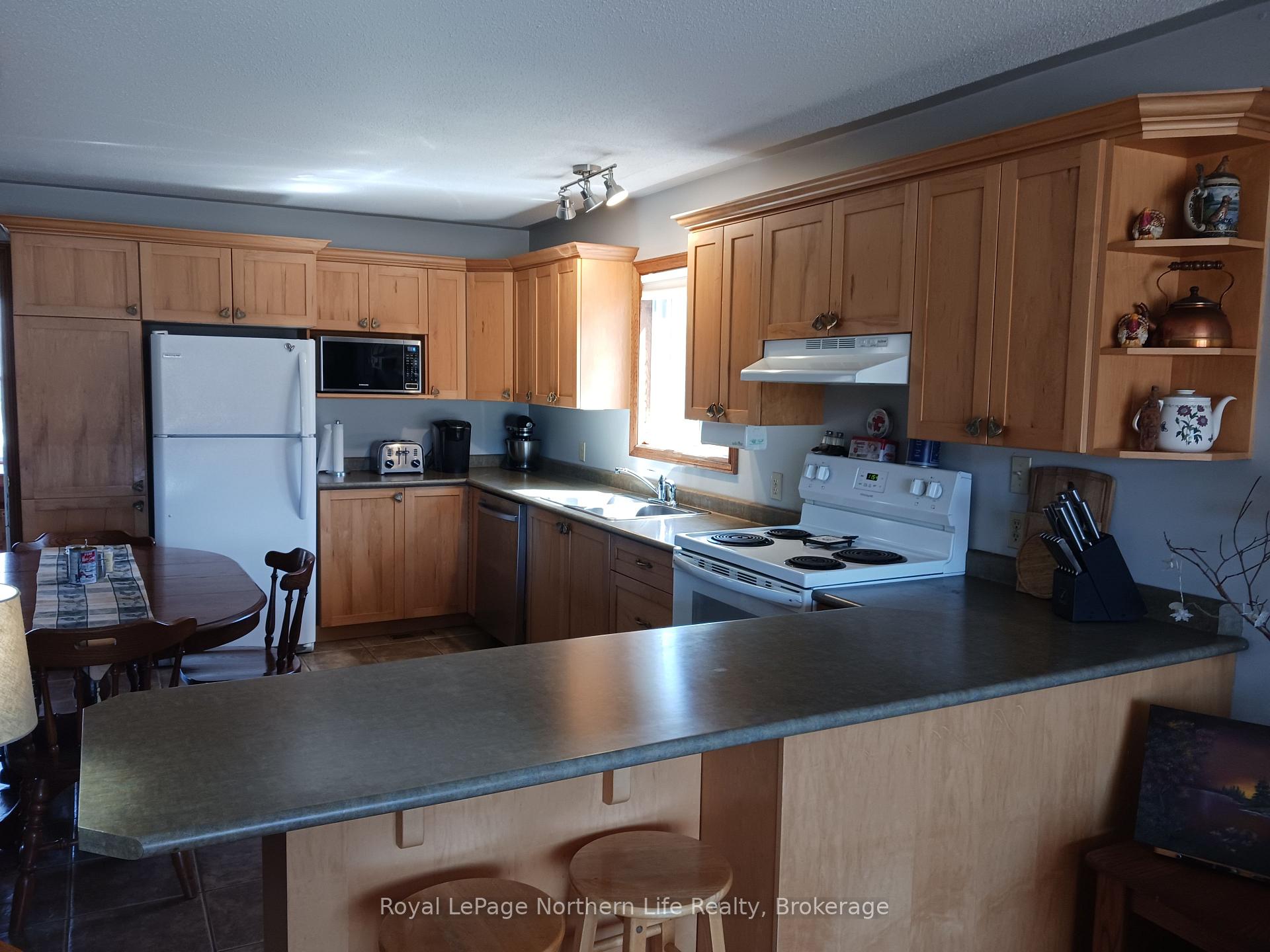 Photo 34 of 230 Burke Drive, Mattawan — HOMEH