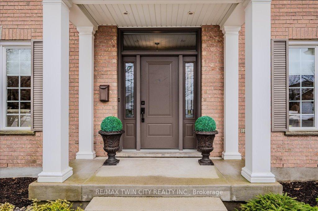 Photo 3 of 512 Claridge Drive, Waterloo — HOMEH