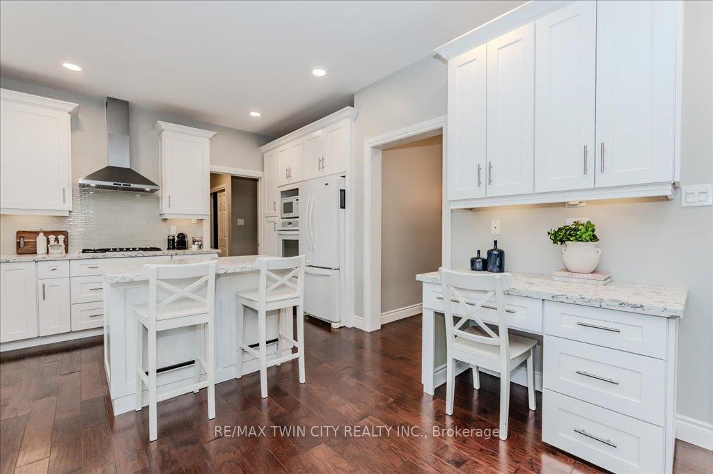 Photo 7 of 512 Claridge Drive, Waterloo — HOMEH