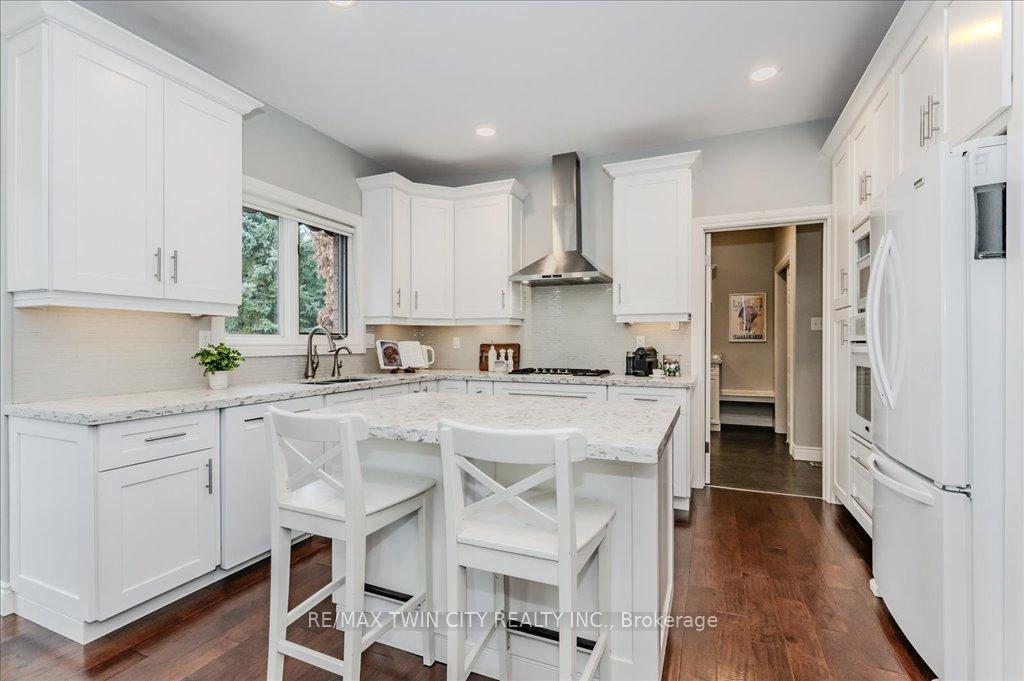 Photo 4 of 512 Claridge Drive, Waterloo — HOMEH
