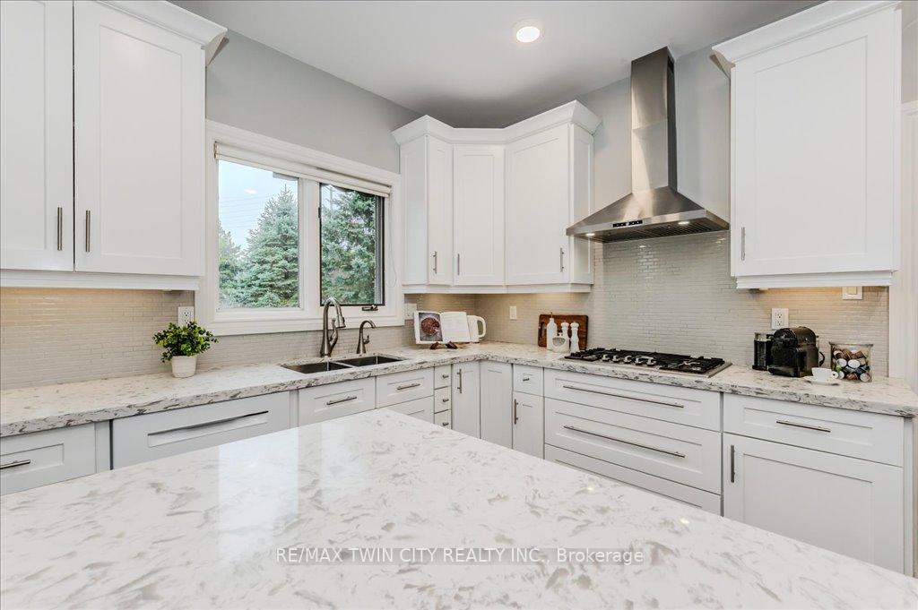 Photo 11 of 512 Claridge Drive, Waterloo — HOMEH