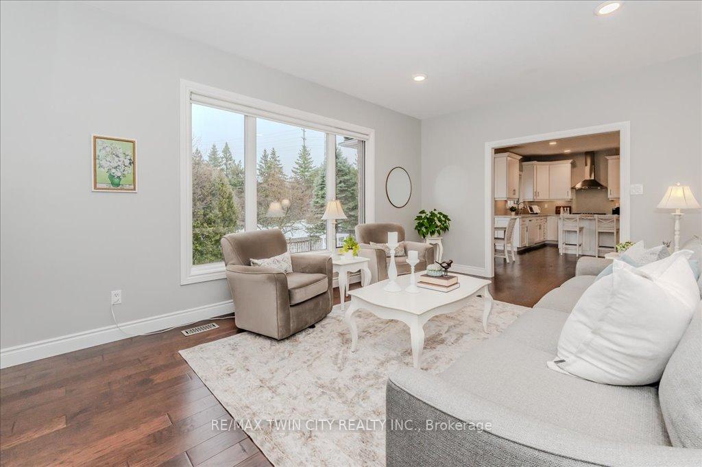 Photo 10 of 512 Claridge Drive, Waterloo — HOMEH