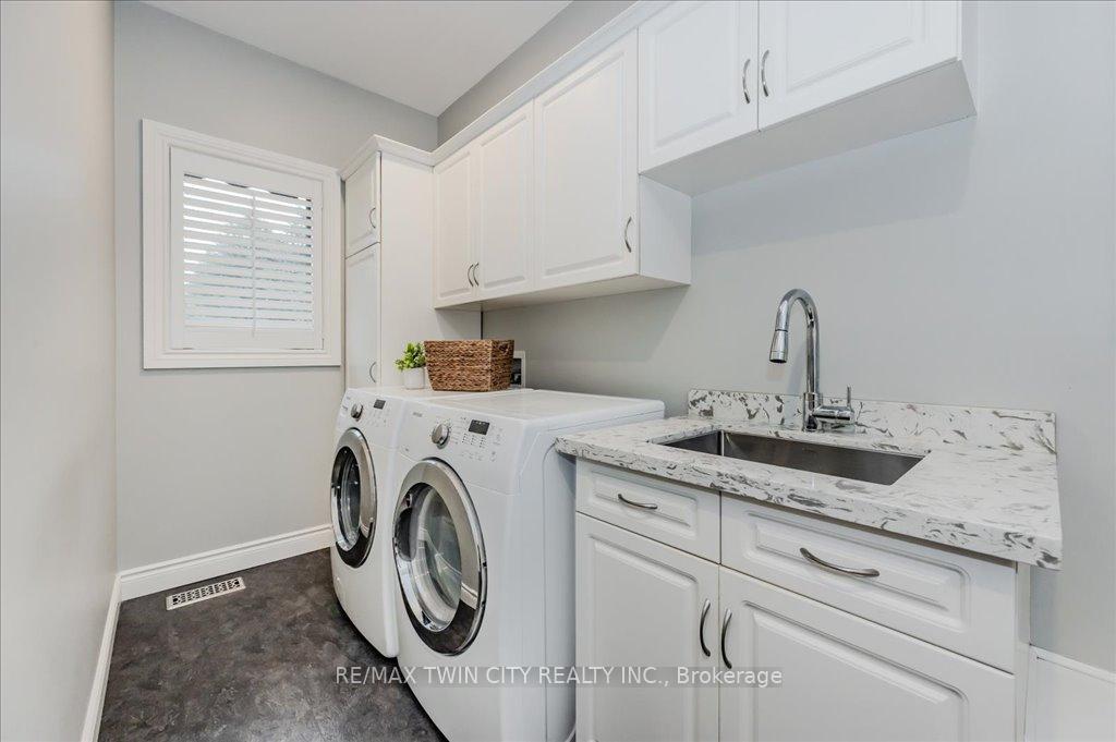 Photo 24 of 512 Claridge Drive, Waterloo — HOMEH