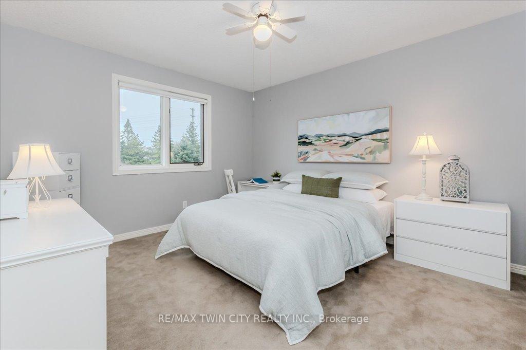 Photo 17 of 512 Claridge Drive, Waterloo — HOMEH