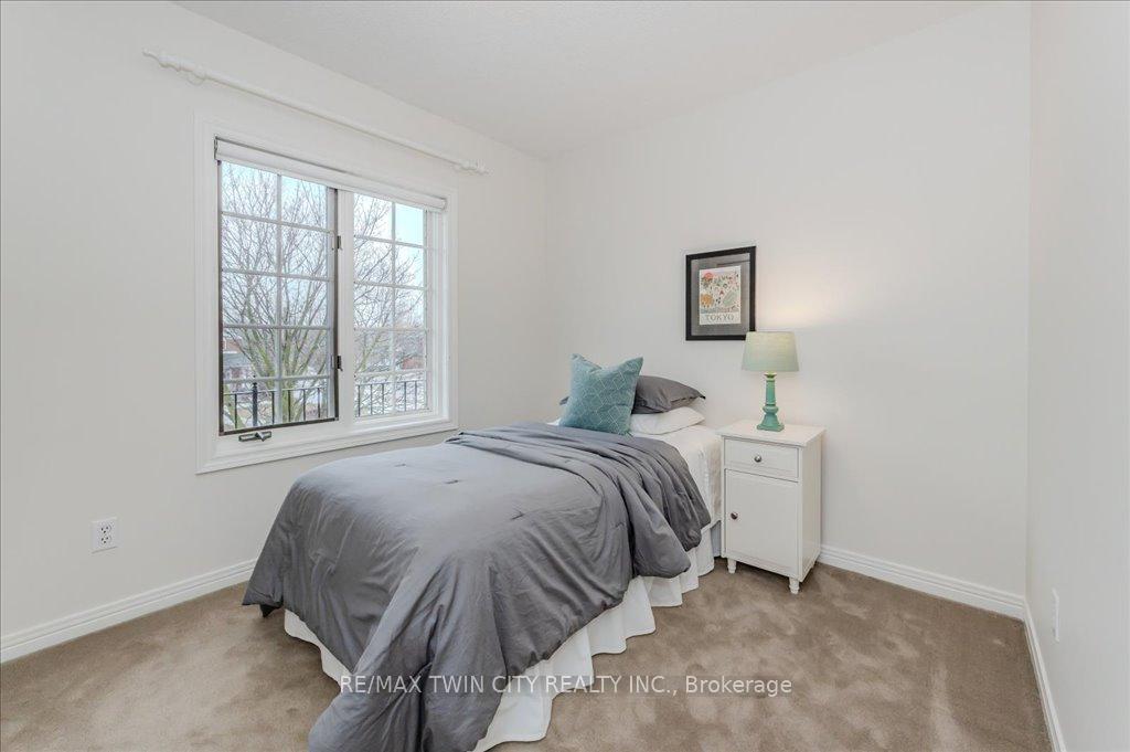Photo 26 of 512 Claridge Drive, Waterloo — HOMEH