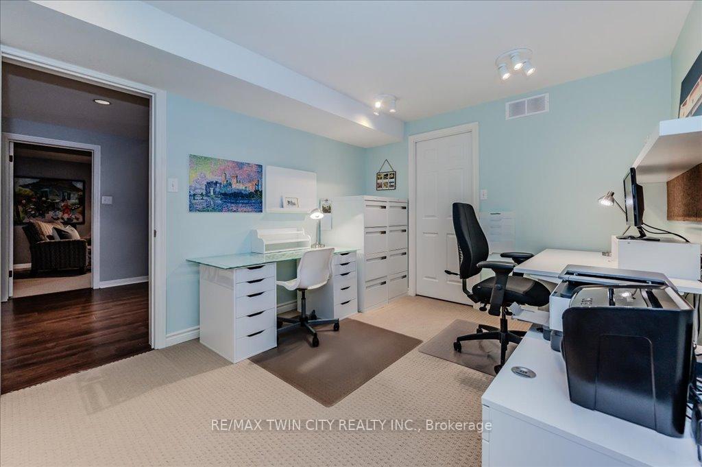 Photo 16 of 512 Claridge Drive, Waterloo — HOMEH