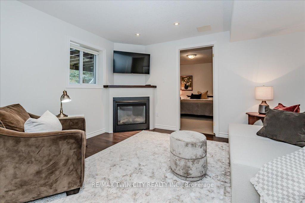 Photo 28 of 512 Claridge Drive, Waterloo — HOMEH
