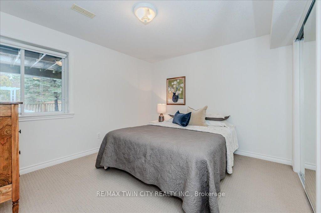 Photo 19 of 512 Claridge Drive, Waterloo — HOMEH
