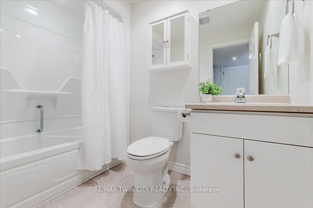 Photo 30 of 512 Claridge Drive, Waterloo — HOMEH