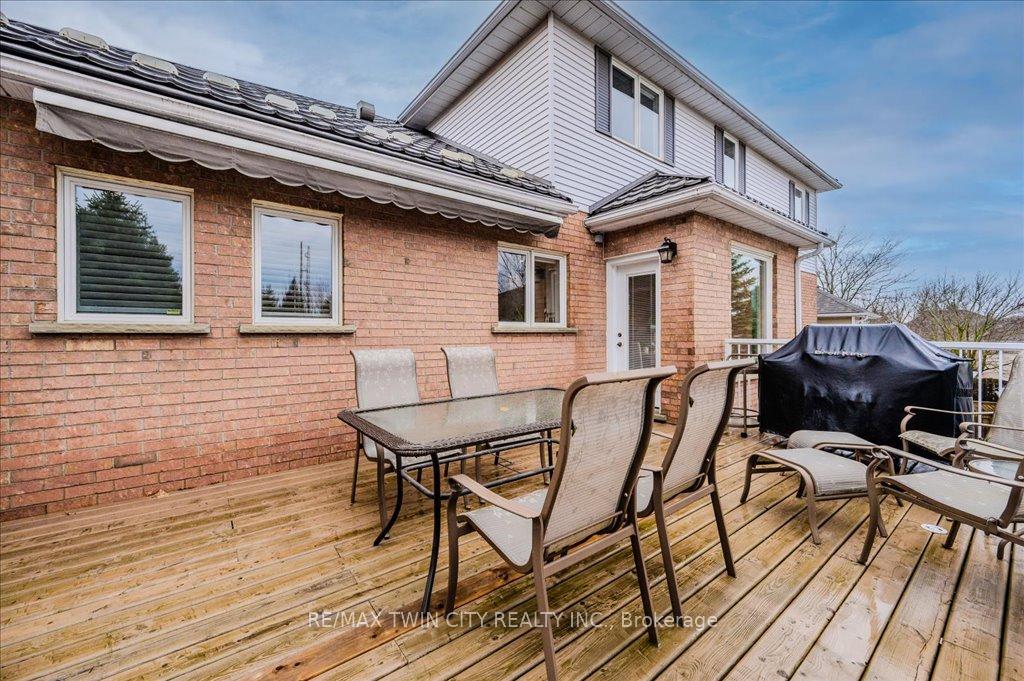 Photo 31 of 512 Claridge Drive, Waterloo — HOMEH