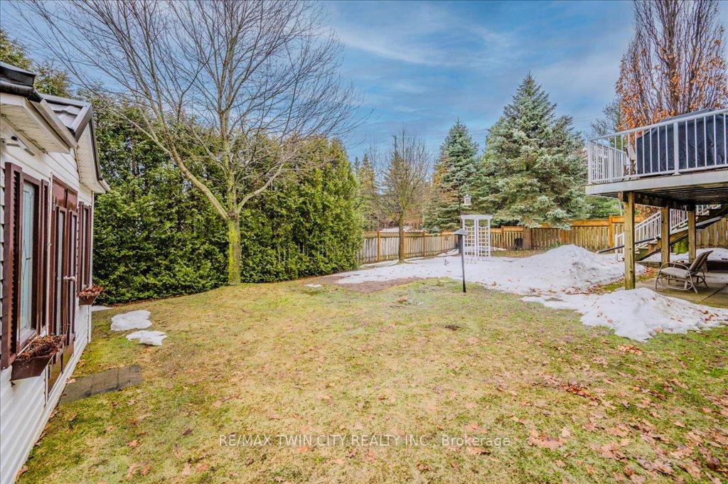 Photo 35 of 512 Claridge Drive, Waterloo — HOMEH