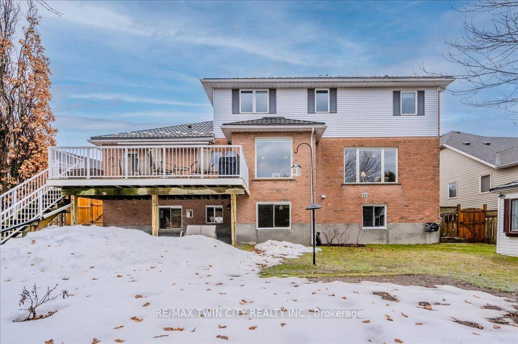 Photo 32 of 512 Claridge Drive, Waterloo — HOMEH