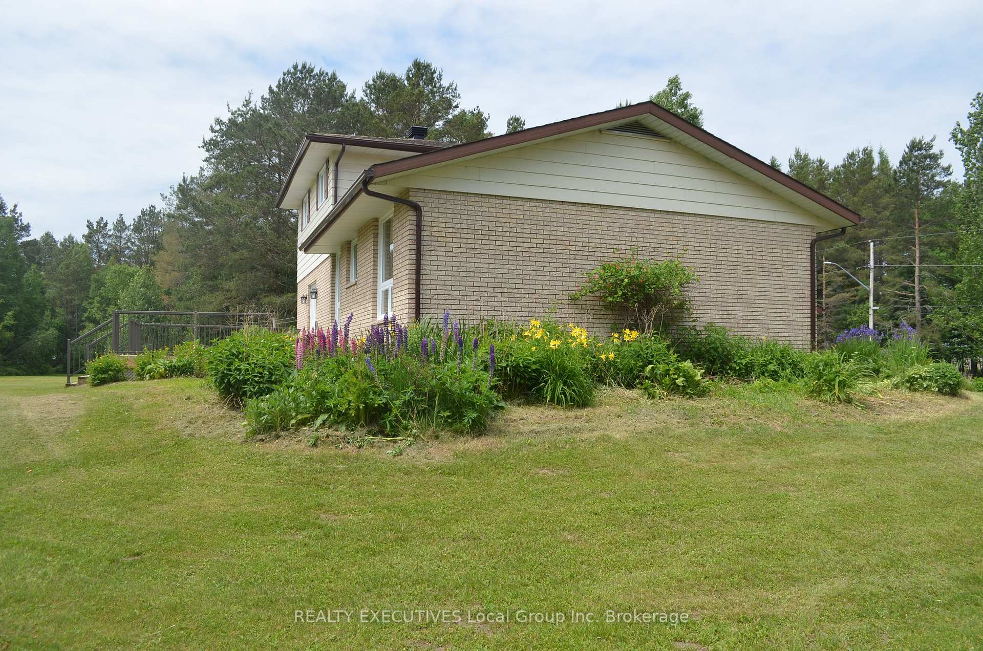 Photo 9 of 503 Morrison Street W, Powassan, Trout Creek — HOMEH