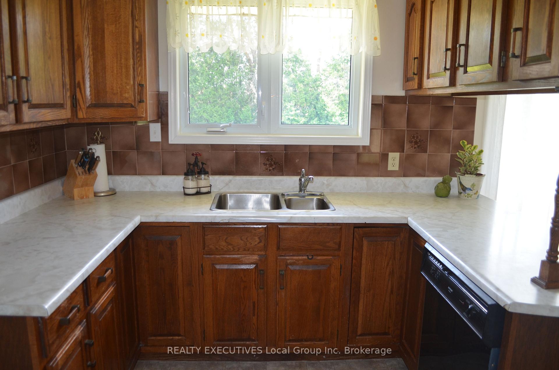 Photo 13 of 503 Morrison Street W, Powassan, Trout Creek — HOMEH