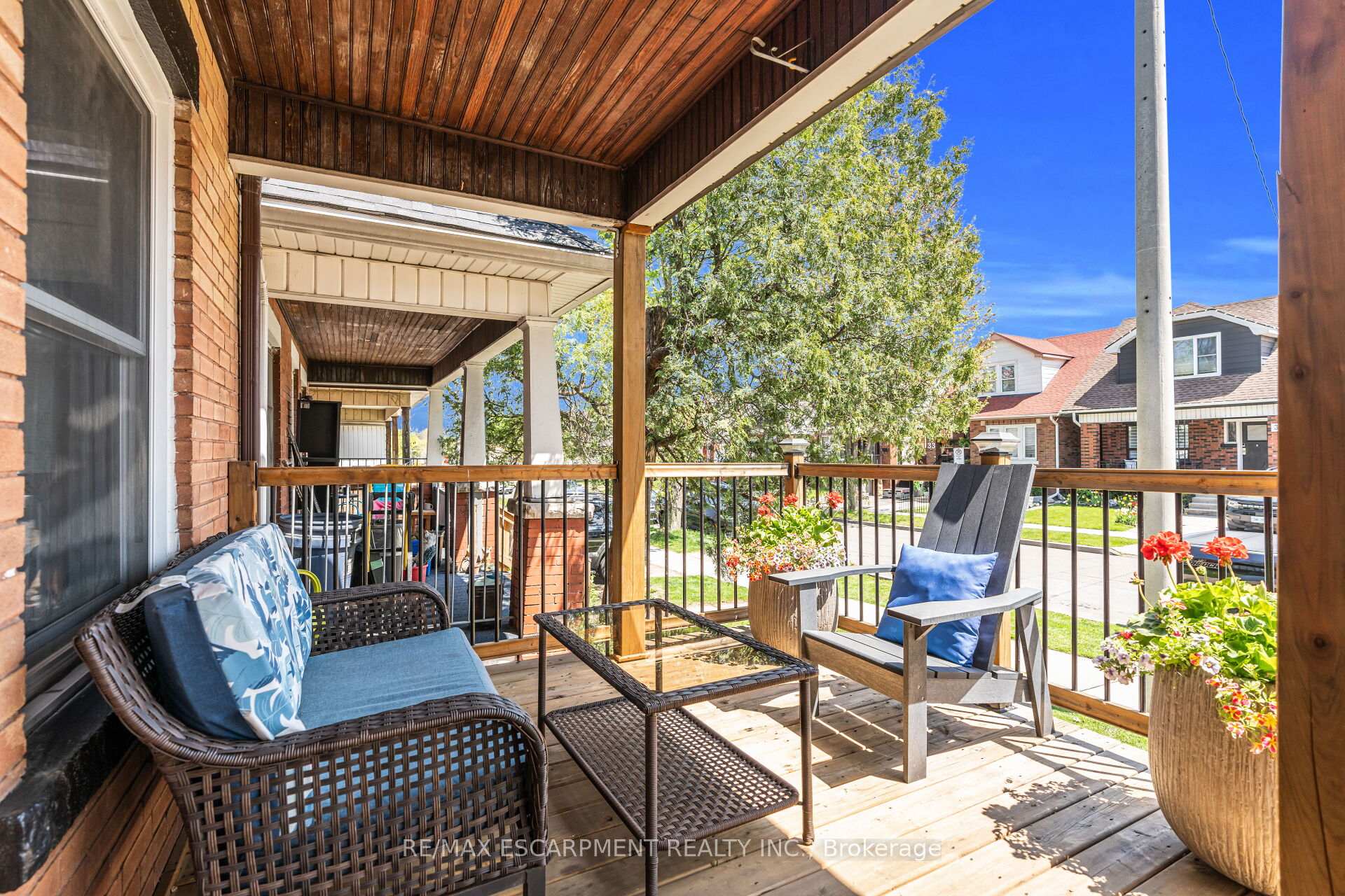 Photo 5 of 52 Graham Avenue S, Hamilton, Delta — HOMEH