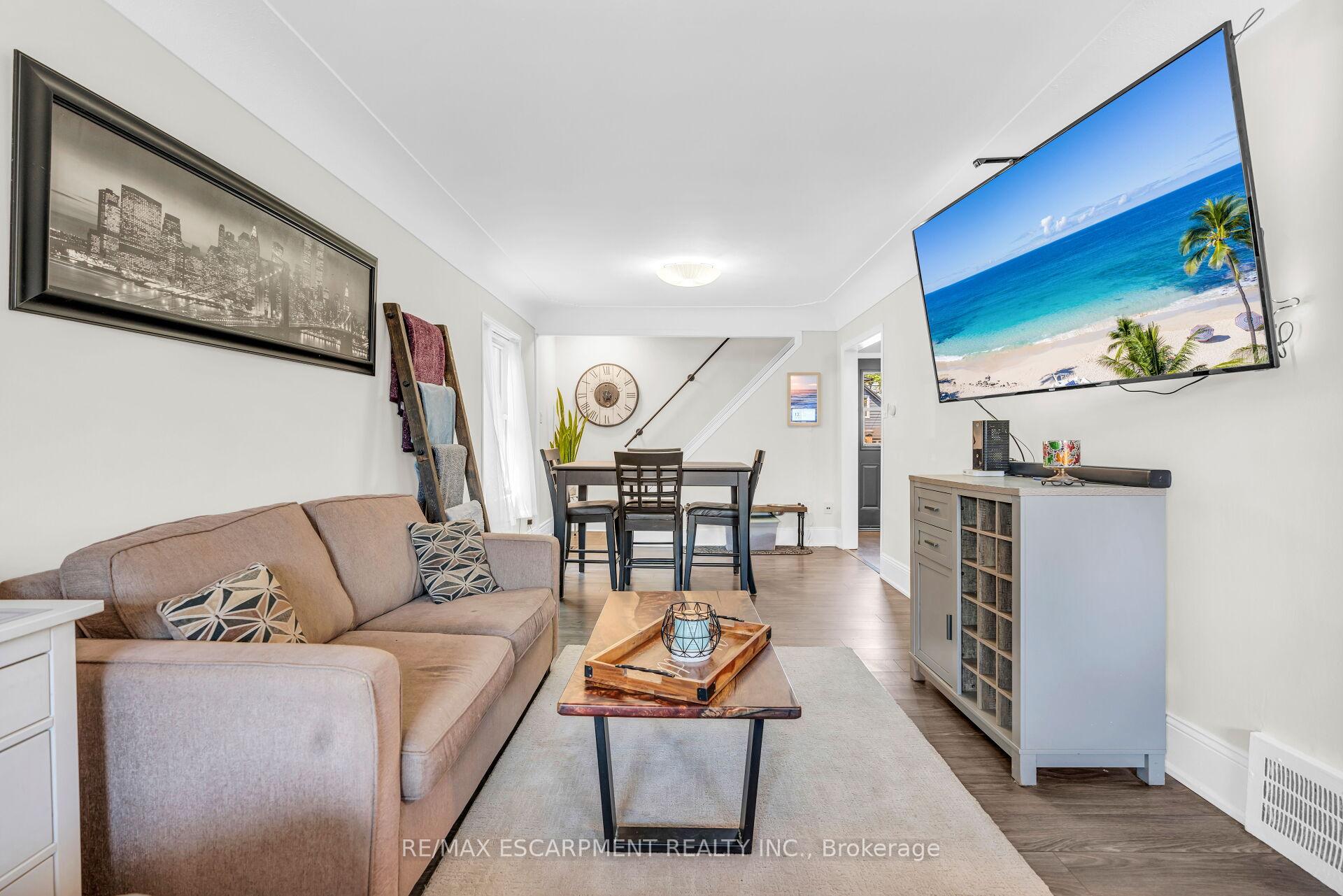 Photo 14 of 52 Graham Avenue S, Hamilton, Delta — HOMEH