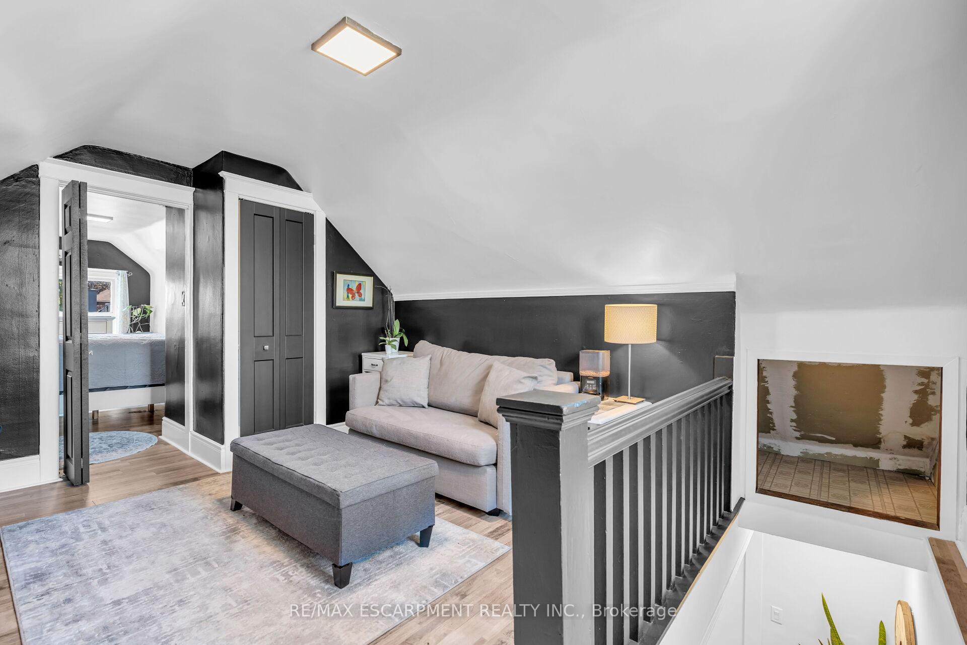 Photo 21 of 52 Graham Avenue S, Hamilton, Delta — HOMEH