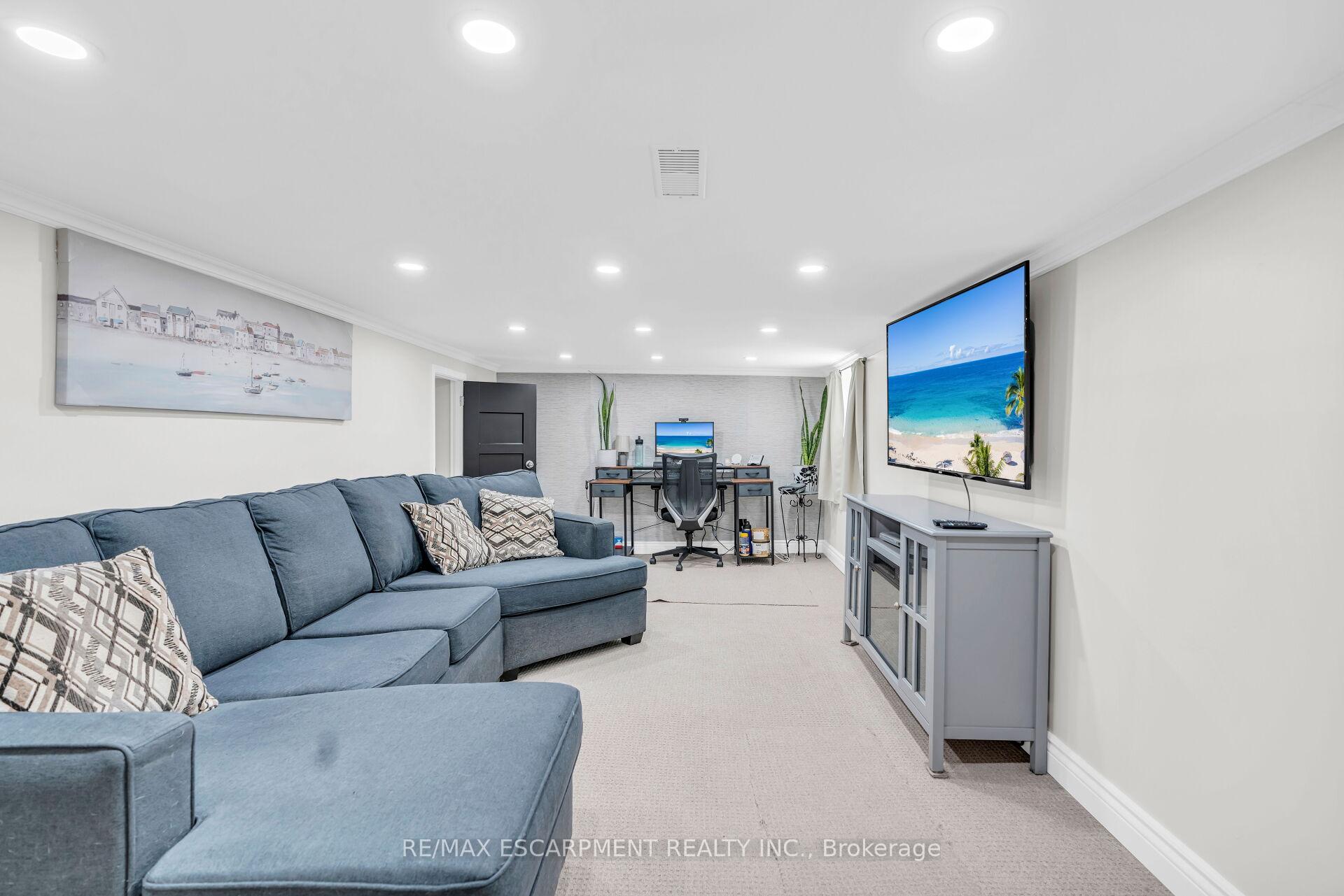 Photo 32 of 52 Graham Avenue S, Hamilton, Delta — HOMEH