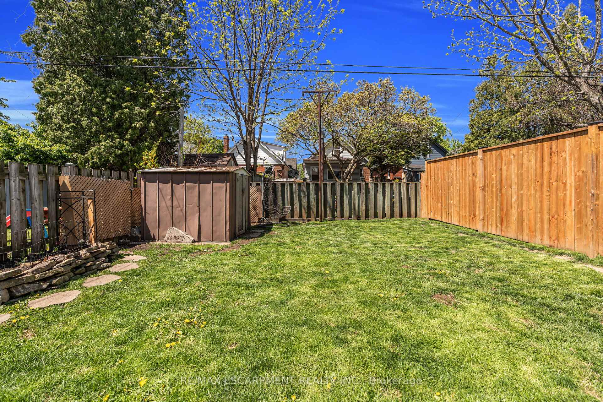 Photo 41 of 52 Graham Avenue S, Hamilton, Delta — HOMEH