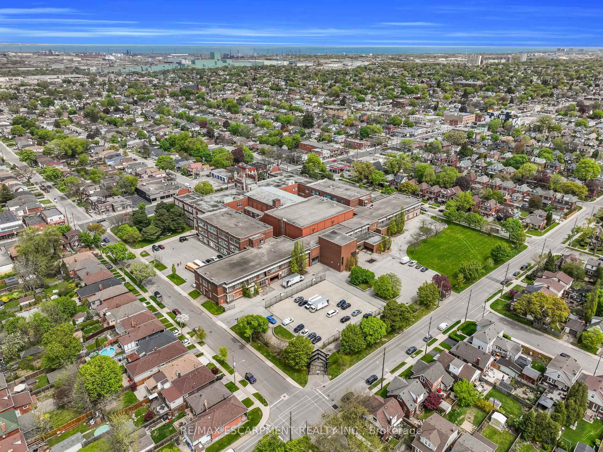 Photo 46 of 52 Graham Avenue S, Hamilton, Delta — HOMEH