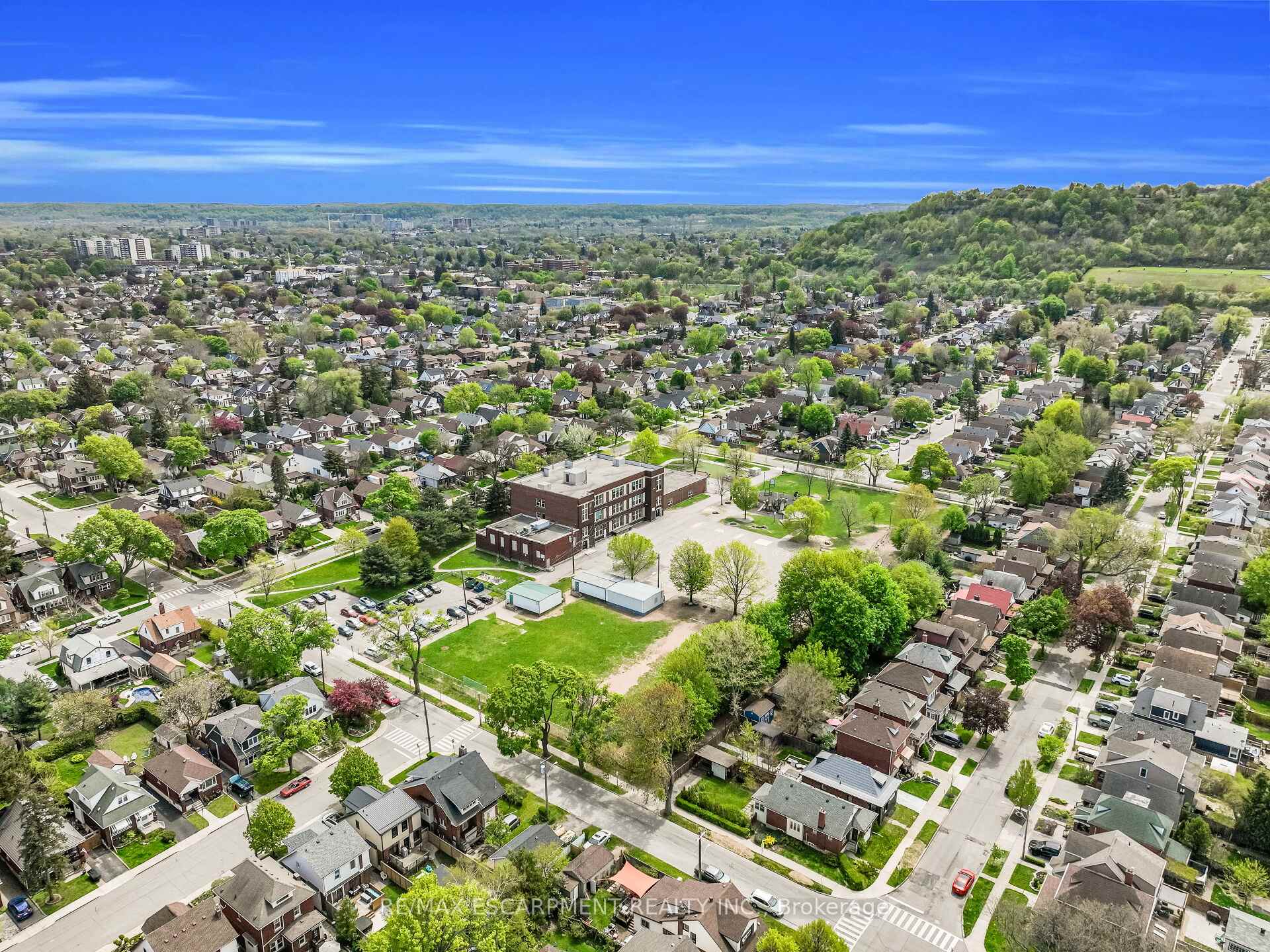 Photo 47 of 52 Graham Avenue S, Hamilton, Delta — HOMEH