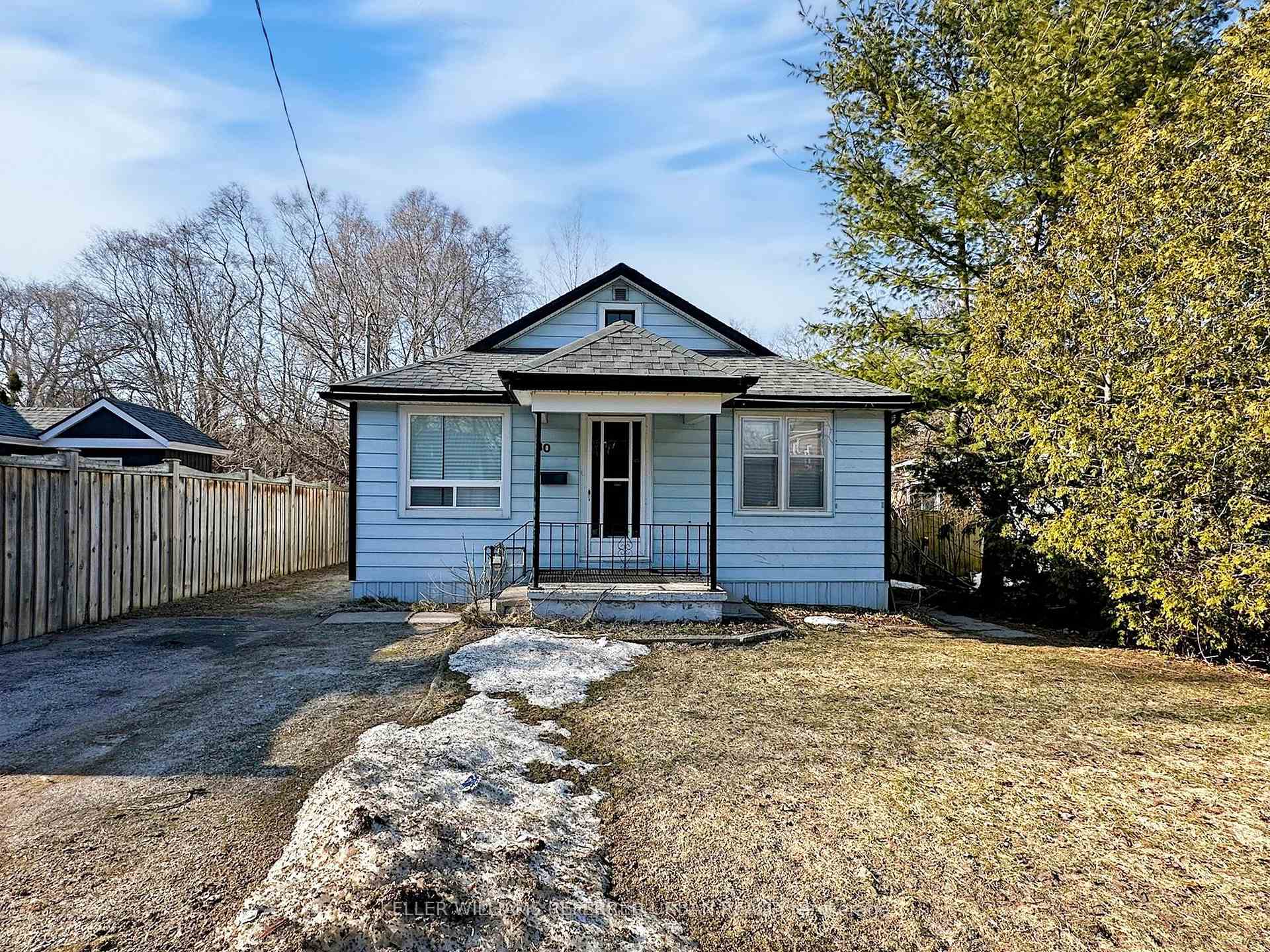 Photo 1 of 30 Perry Street, Barrie, Queen's Park — HOMEH