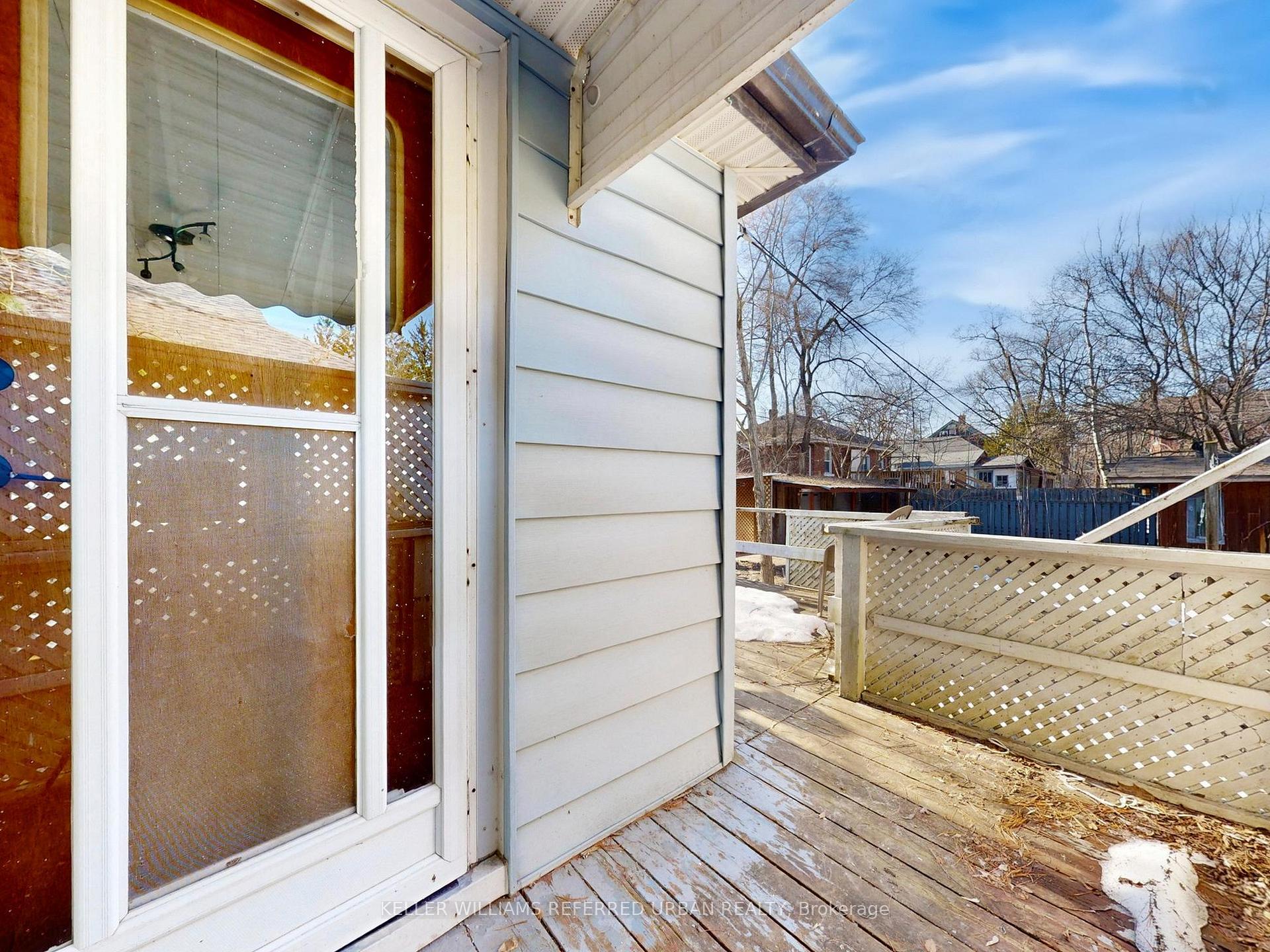 Photo 9 of 30 Perry Street, Barrie, Queen's Park — HOMEH