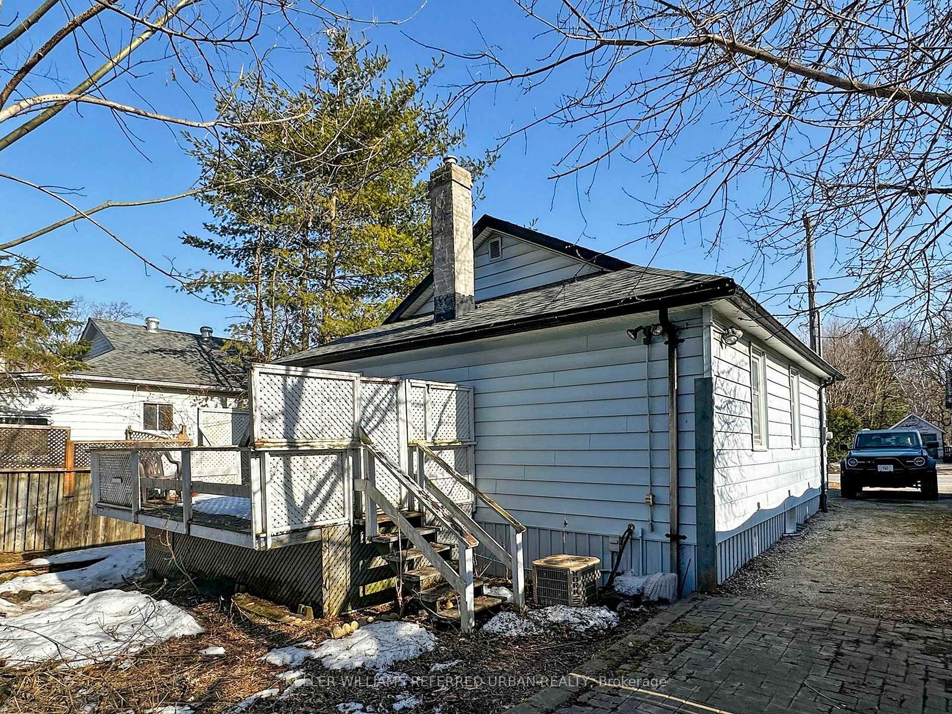 Photo 23 of 30 Perry Street, Barrie, Queen's Park — HOMEH