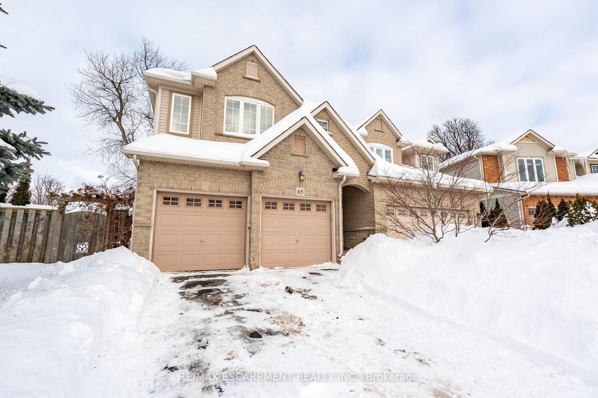 Photo 13 of 65 Goldenview Court, Hamilton, Waterdown — HOMEH