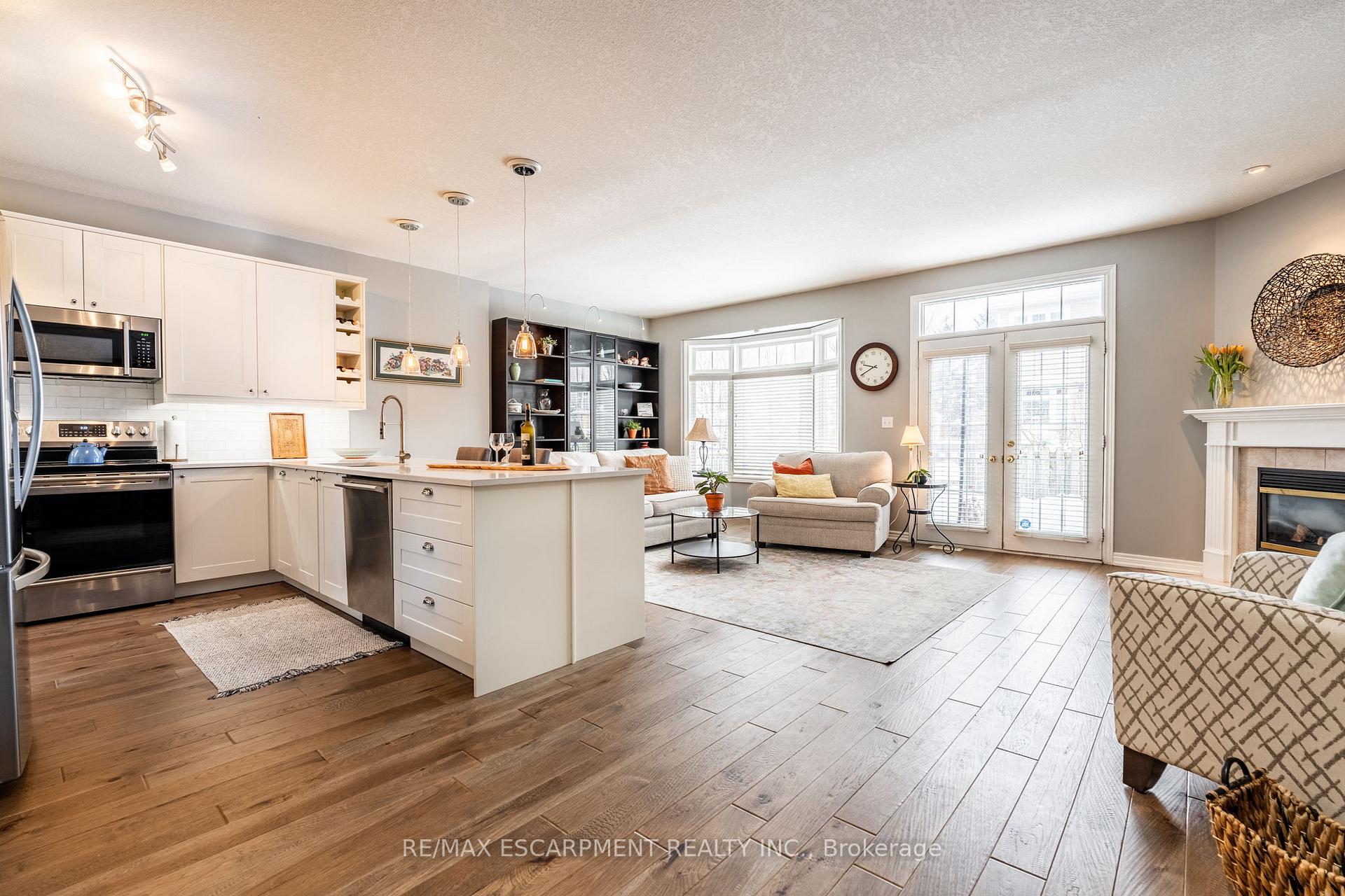 Photo 2 of 65 Goldenview Court, Hamilton, Waterdown — HOMEH