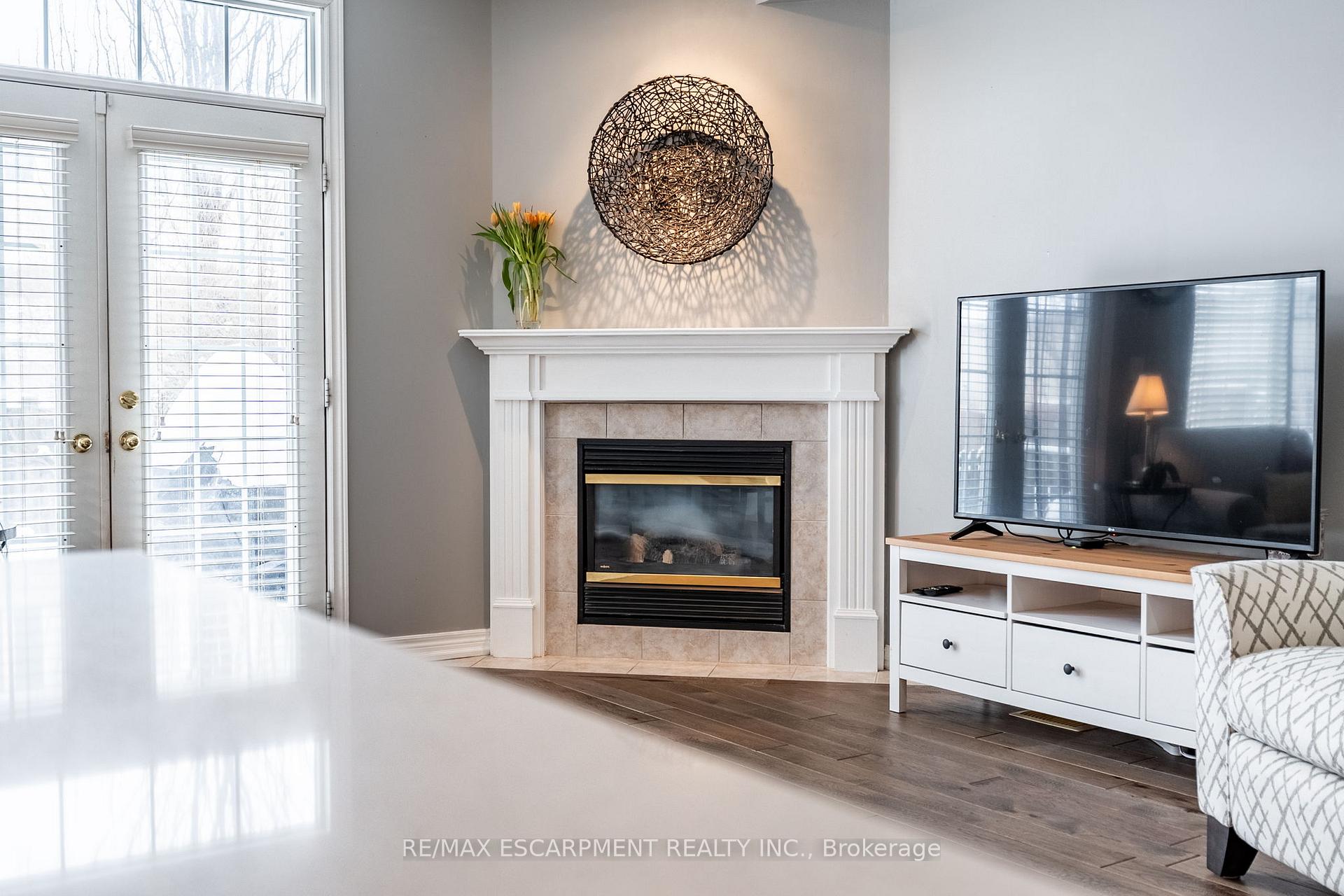 Photo 14 of 65 Goldenview Court, Hamilton, Waterdown — HOMEH