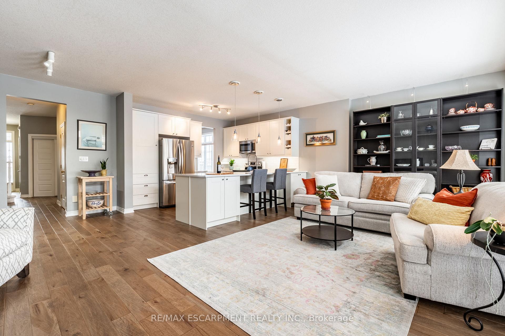 Photo 17 of 65 Goldenview Court, Hamilton, Waterdown — HOMEH