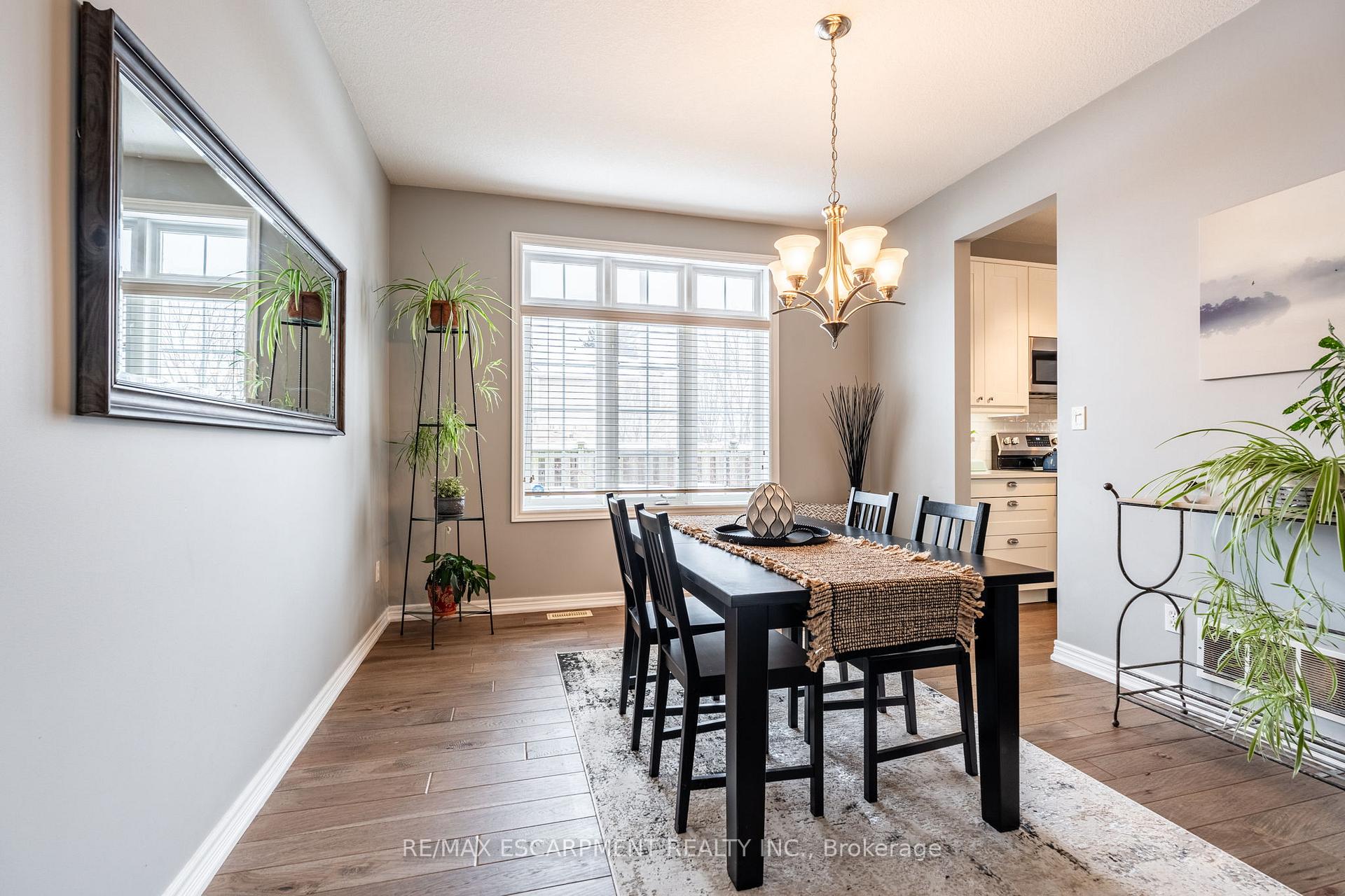 Photo 32 of 65 Goldenview Court, Hamilton, Waterdown — HOMEH