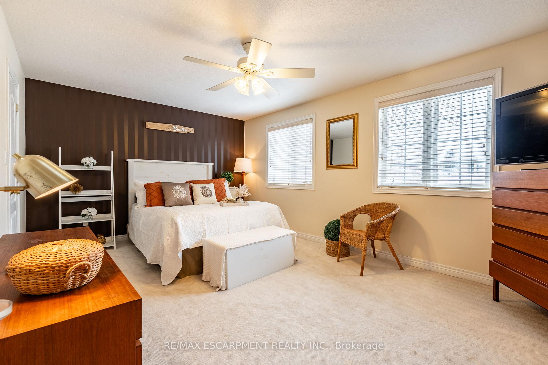 Photo 40 of 65 Goldenview Court, Hamilton, Waterdown — HOMEH