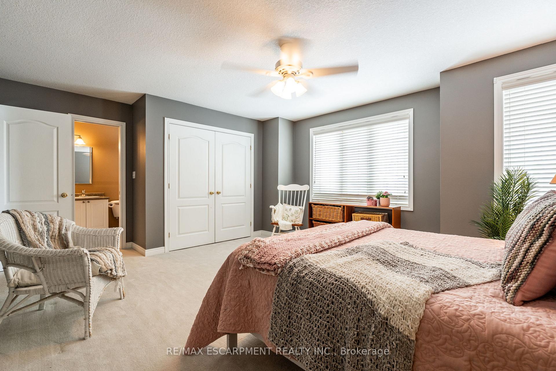 Photo 39 of 65 Goldenview Court, Hamilton, Waterdown — HOMEH