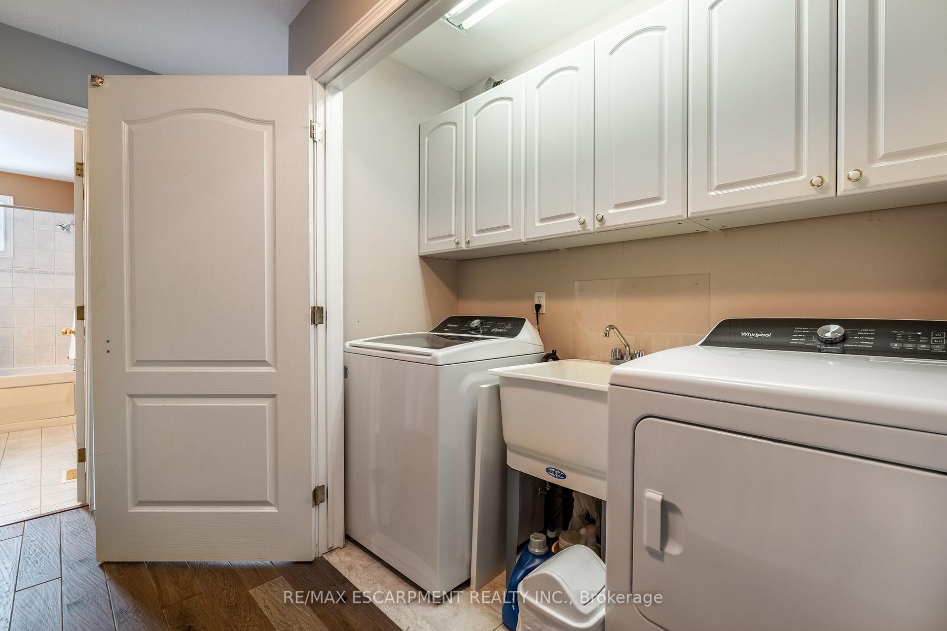 Photo 30 of 65 Goldenview Court, Hamilton, Waterdown — HOMEH