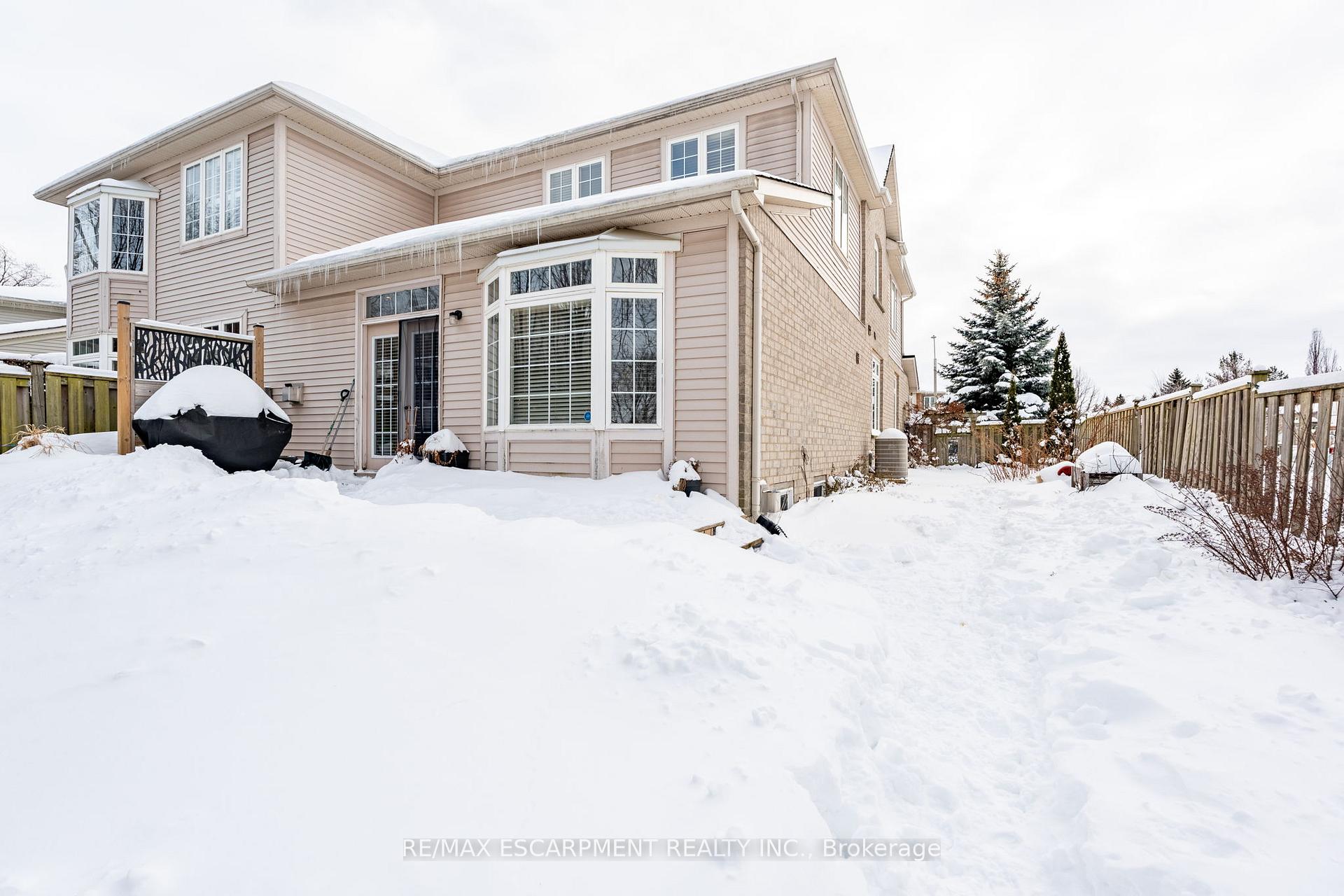 Photo 35 of 65 Goldenview Court, Hamilton, Waterdown — HOMEH