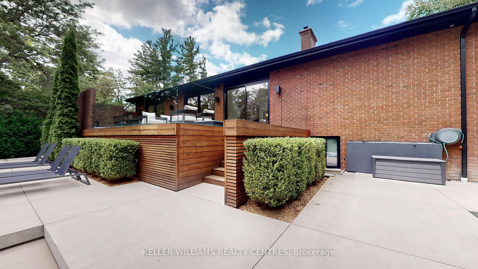 Photo 37 of 1 Forestwood Lane, Barrie, South Shore — HOMEH